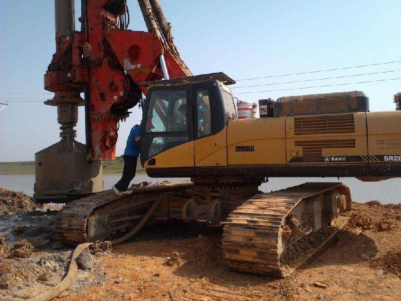 梧州旋挖鉆機(jī)租賃房建工程施工案例.jpg 梧州旋挖鉆機(jī)租賃房建工程施工案例.jpg