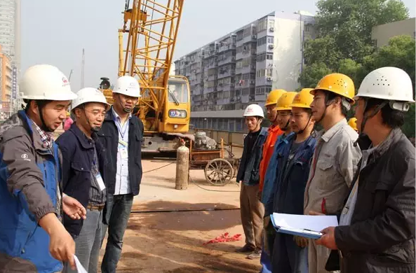 工程人施工的辛苦.png 工程人施工的辛苦.png