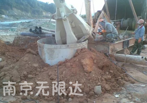 旋挖鉆孔灌注樁的施工過程2.jpg 旋挖鉆孔灌注樁的施工過程2.jpg