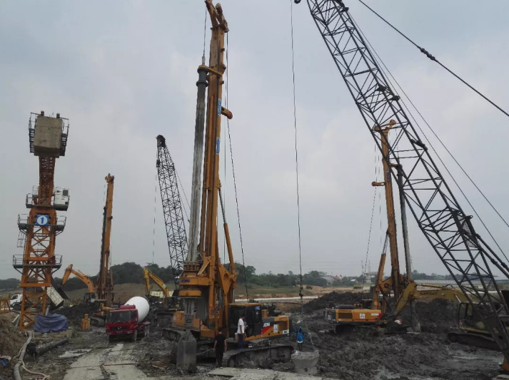 XR280D旋挖機成直徑2.5米房建樁,山東濟南樁施工案例.png XR280D旋挖機成直徑2.5米房建樁,山東濟南樁施工案例.png