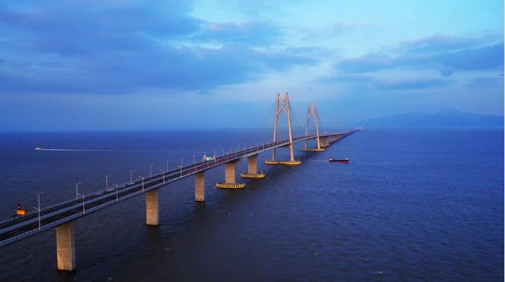 建成后的港珠澳大橋.png 建成后的港珠澳大橋.png