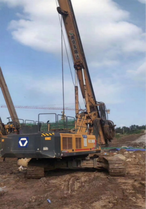 南京無限達徐工360旋挖機京雄高鐵樁基施工案例.jpg 南京無限達徐工360旋挖機京雄高鐵樁基施工案例.jpg