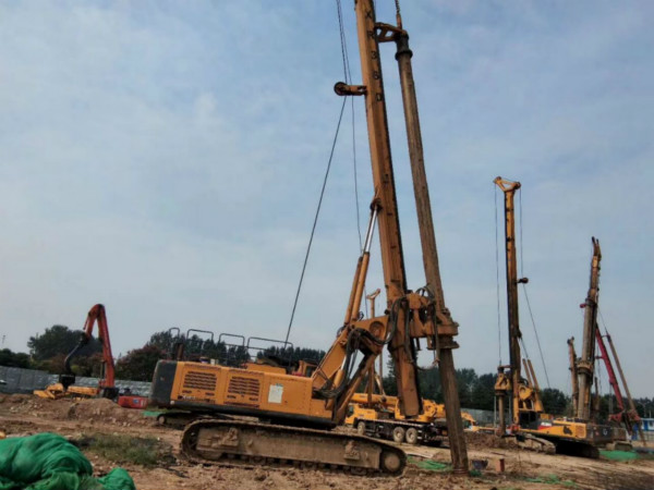 無限達360旋挖機京雄高鐵樁基施工案例.jpg 無限達360旋挖機京雄高鐵樁基施工案例.jpg