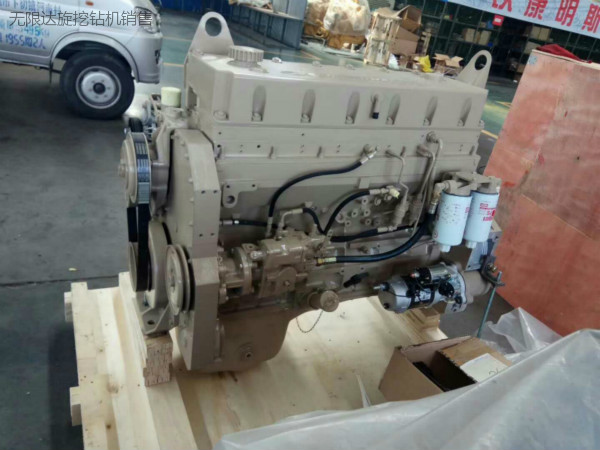 旋挖機(jī)發(fā)動(dòng)機(jī)進(jìn)氣膠管脫落原因及改進(jìn)措施.jpg 旋挖機(jī)發(fā)動(dòng)機(jī)進(jìn)氣膠管脫落原因及改進(jìn)措施.jpg