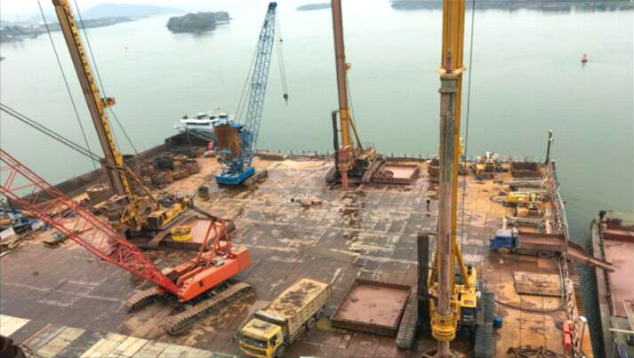 南沙港鐵路西江大橋旋挖鉆機施工.jpg 南沙港鐵路西江大橋旋挖鉆機施工.jpg