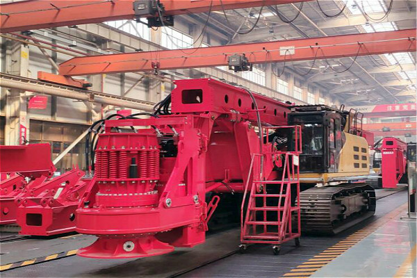 150旋挖鉆機在施工中突然全機無動作.jpg 150旋挖鉆機在施工中突然全機無動作.jpg