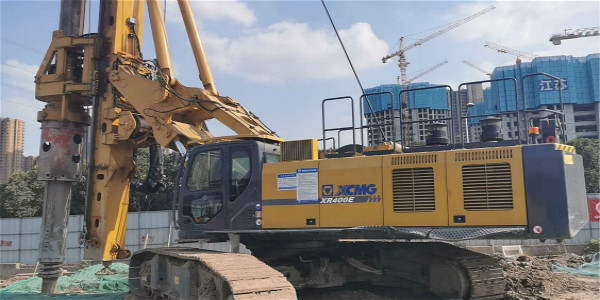 旋挖鉆機在施工中突然全機無動作.jpg 旋挖鉆機在施工中突然全機無動作.jpg