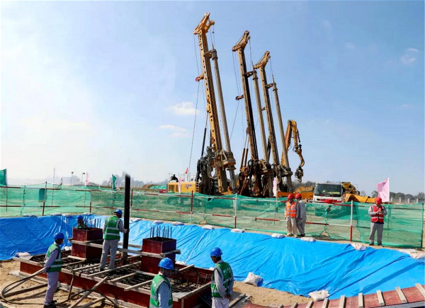 冬季旋挖鉆機施工案例—XR280D和XR240E.jpg 冬季旋挖鉆機施工案例—XR280D和XR240E.jpg