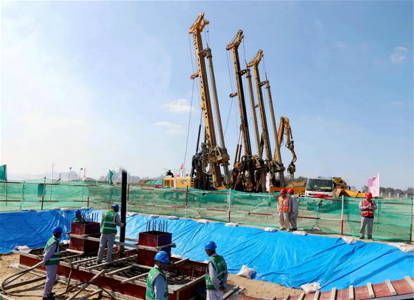 旋挖鉆機(jī)可參與的項(xiàng)目.jpg 旋挖鉆機(jī)可參與的項(xiàng)目.jpg