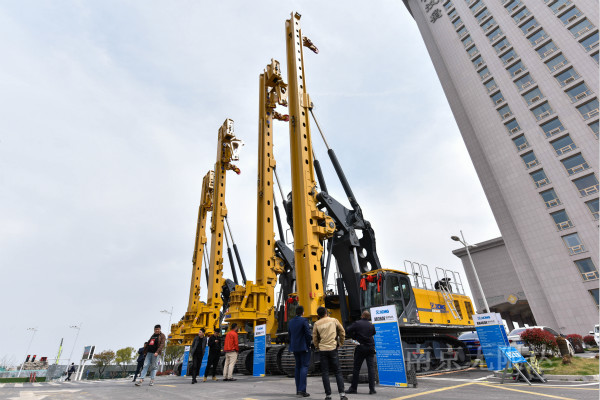 旋挖鉆機(jī)租賃的正規(guī)步驟.jpg 旋挖鉆機(jī)租賃的正規(guī)步驟.jpg