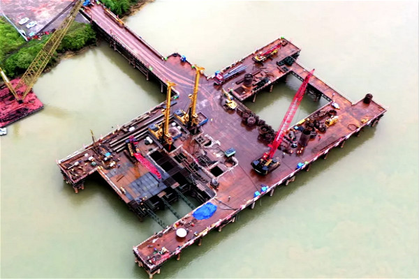 樁基工程旋挖鉆機施工.jpg 樁基工程旋挖鉆機施工.jpg