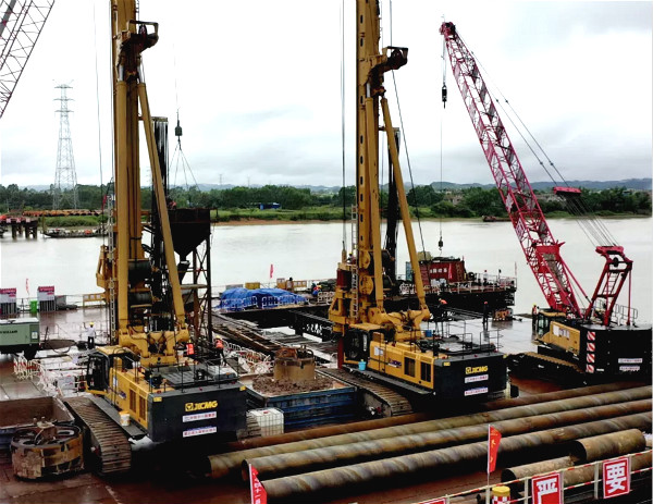 旋挖鉆機施工案例.jpg 旋挖鉆機施工案例.jpg