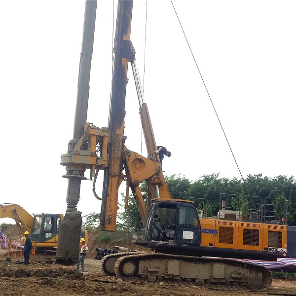 公司可租賃旋挖鉆機(jī)設(shè)備.jpg 公司可租賃旋挖鉆機(jī)設(shè)備.jpg