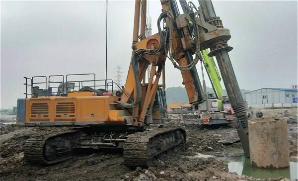 旋挖鉆機(jī)施工問題點(diǎn)及解決方案.jpg 旋挖鉆機(jī)施工問題點(diǎn)及解決方案.jpg