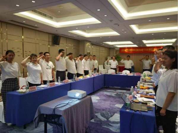 旋挖鉆.jpg 旋挖鉆.jpg