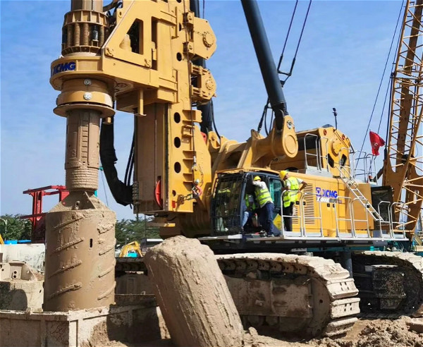 旋挖鉆機作業(yè)一小時多少油耗?.jpg 旋挖鉆機作業(yè)一小時多少油耗?.jpg