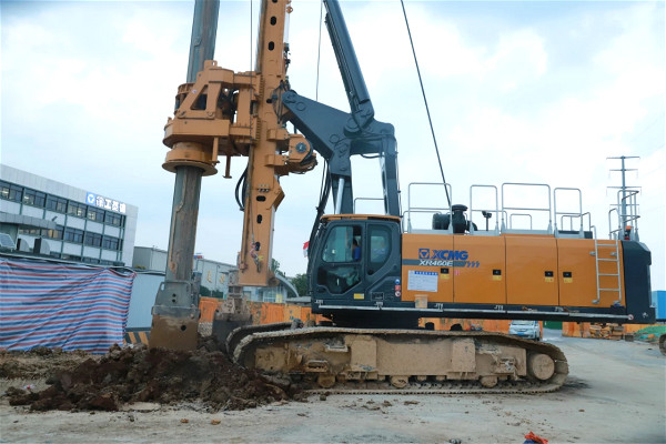 徐州修地鐵,徐工旋挖鉆機(jī)支棱起來(lái).jpg 徐州修地鐵,徐工旋挖鉆機(jī)支棱起來(lái).jpg