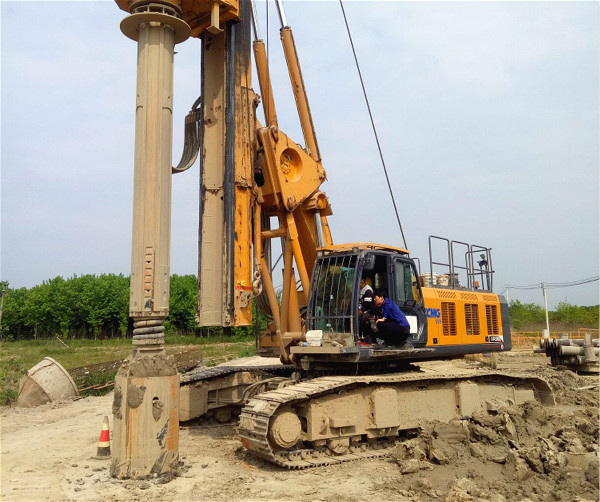 如何正確選租小型旋挖機(jī).jpg 如何正確選租小型旋挖機(jī).jpg