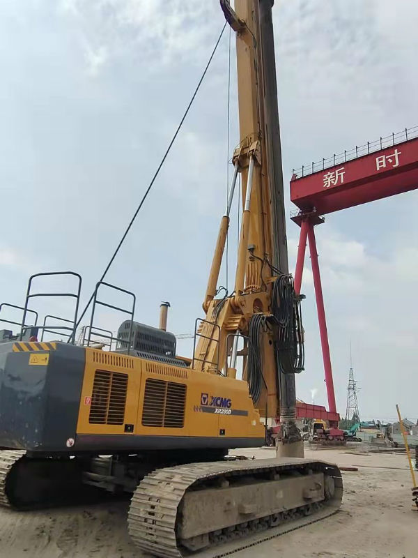 徐工280旋挖機打樁施工及徐州地鐵案例.jpg 徐工280旋挖機打樁施工及徐州地鐵案例.jpg