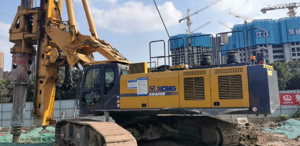 徐工XR400E旋挖鉆機(jī)助力南京地鐵6號線咬合樁施工.jpg 徐工XR400E旋挖鉆機(jī)助力南京地鐵6號線咬合樁施工.jpg