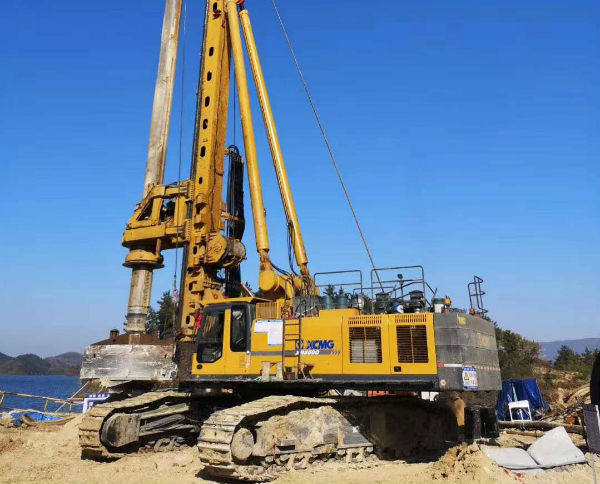 山東XR280D旋挖鉆機(jī)租賃設(shè)備展示.jpg 山東XR280D旋挖鉆機(jī)租賃設(shè)備展示.jpg