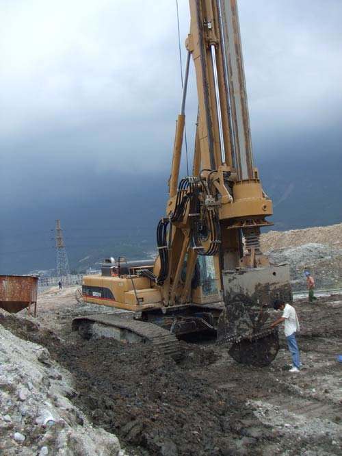 貴州畢節(jié)旋挖鉆機(jī)租賃高速公路施工案例 貴州畢節(jié)旋挖鉆機(jī)租賃高速公路施工案例